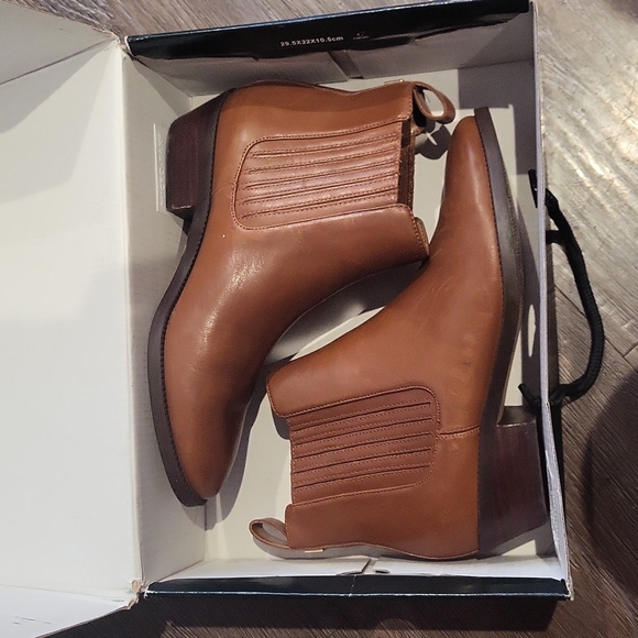 Ericka Ankle Boots- Ralph Lauren - Picture 3 of 3